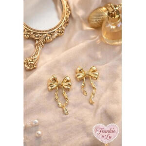 Gold Bow Dangle Earrings Vintage Coquette Holiday Studs NWT